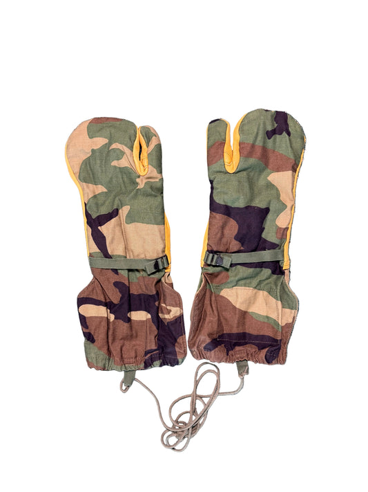 M-65 Woodland Trigger Finger Mittens (issued)